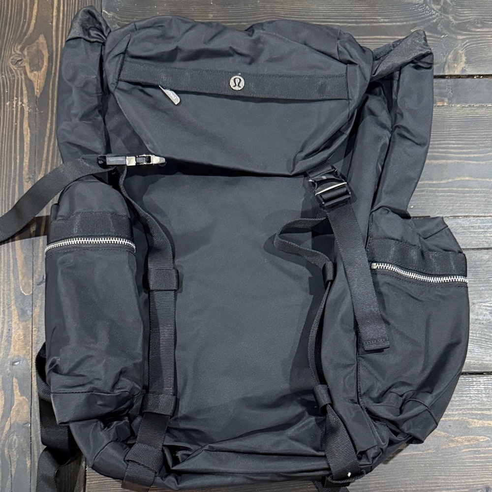 lululemon athletica Black wunderlust backpack 25 L